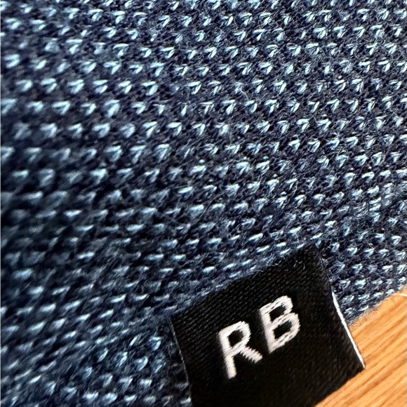 Robert Barakett Men’s Blue Heather V-Neck Top - Picture 3 of 8